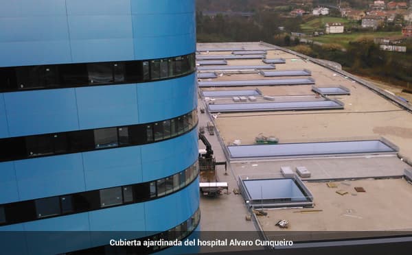 Obra de Impertex Vigo, S.L., cubierta ajardinada en el Hospital Álvaro Cunqueiro