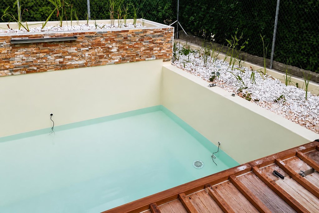 Foto 1 Trabajos de impermeabilización de piscinas de obra con liner en Vigo